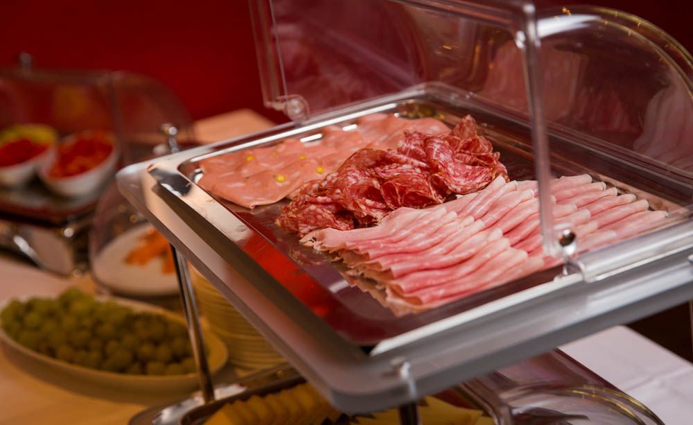 Aufschnitt am Frühstücksbuffet, Hotel Belair Wallisellen